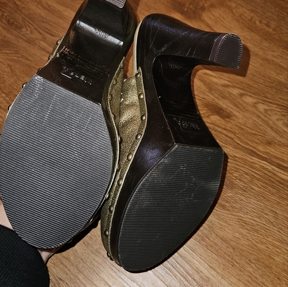 Metro 7 Gold Shimmer Clog Platform Heel, Faux Fur, with Beads & Studs size 6 - Picture 6 of 7